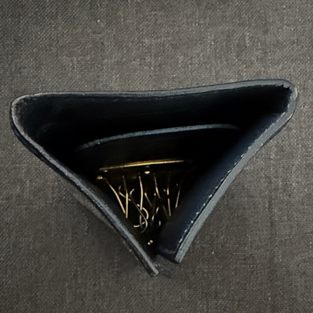 11. Gucci Midnight Blue and Gray Key Holder (6 key rings) - Picture 5 of 11